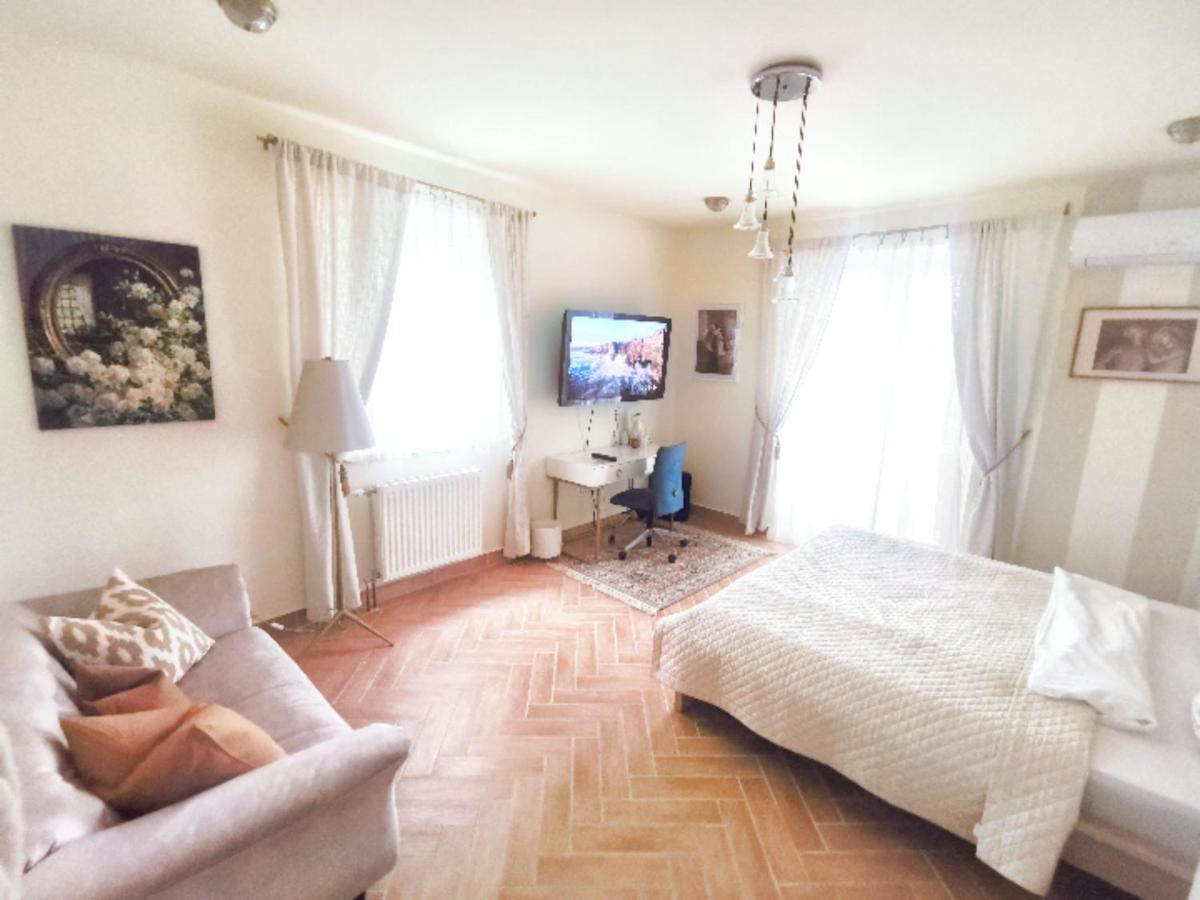 Bellevue Apartment With Ac & Heating & Terrace Boedapest Buitenkant foto