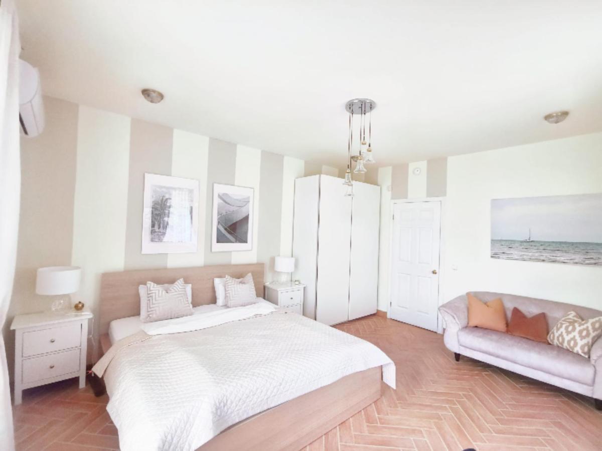 Bellevue Apartment With Ac & Heating & Terrace Boedapest Buitenkant foto